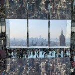Zwischen Himmel und Erde: Die Skyline trifft auf unendliche Spiegelwelten.