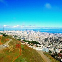 Der Panoramablick von den Twin Peaks in San Francisco bietet eine beeindruckende Aussicht auf die gesamte Stadt und die Bucht.